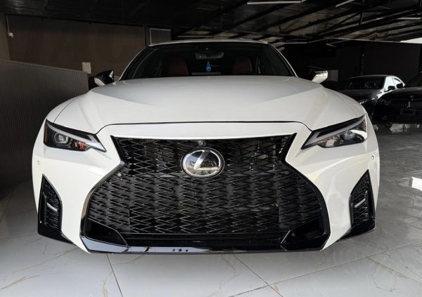 Lexus IS300 2023