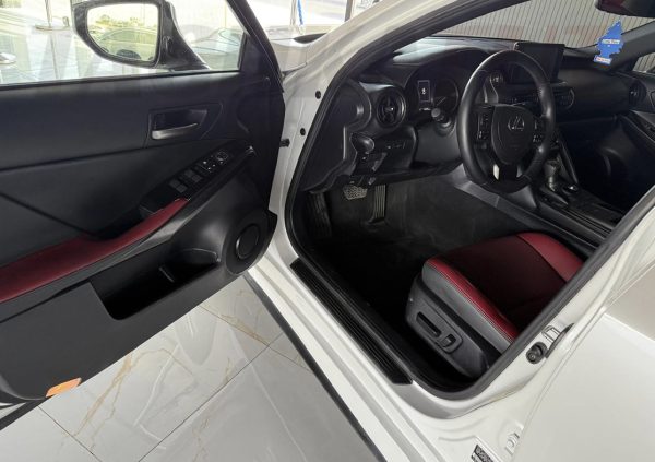 Lexus IS300 2023