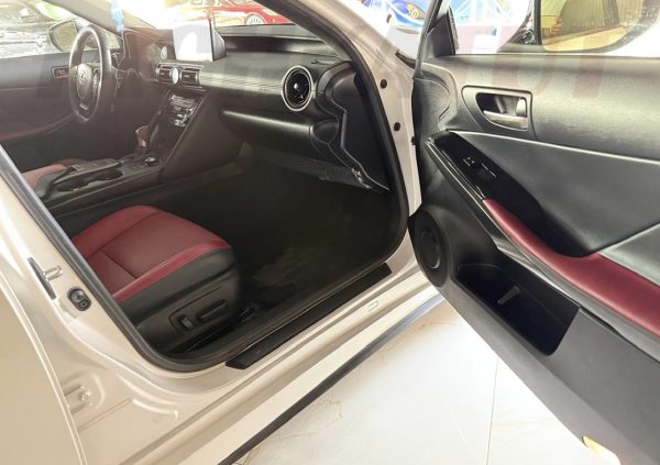 Lexus IS300 2023